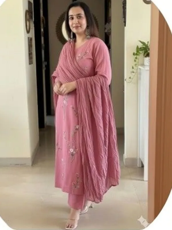 Pink_Embroidered_Kurta_Set_With_Dupatta_For_Women