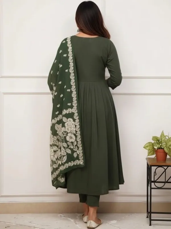 Green_Floral_Embroidered_Anarkali_Kurta_Set_With_Dupatta_For_Women