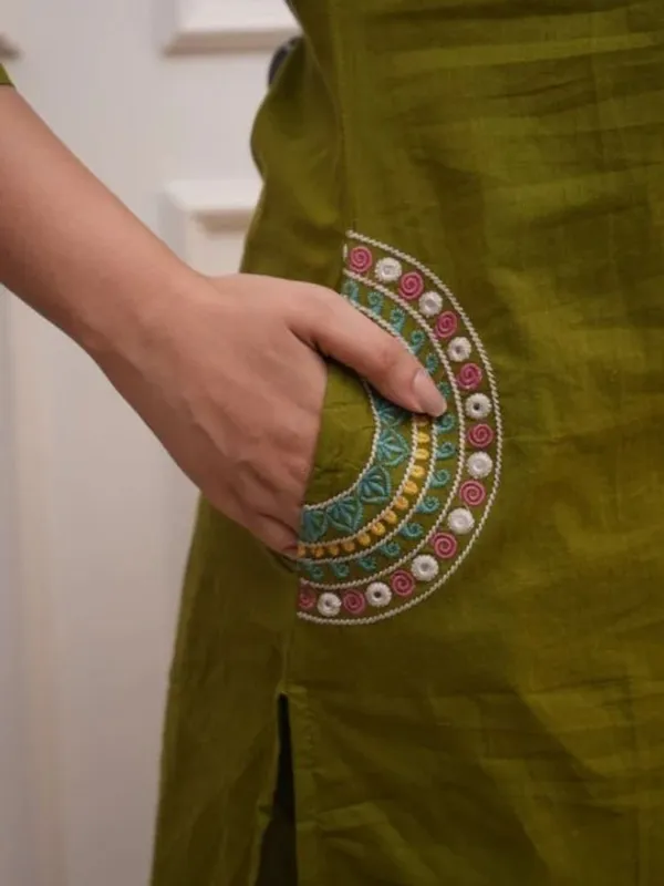 Olive_Green_Embroidered_Kurta_Set_With_Dupatta_For_Women
