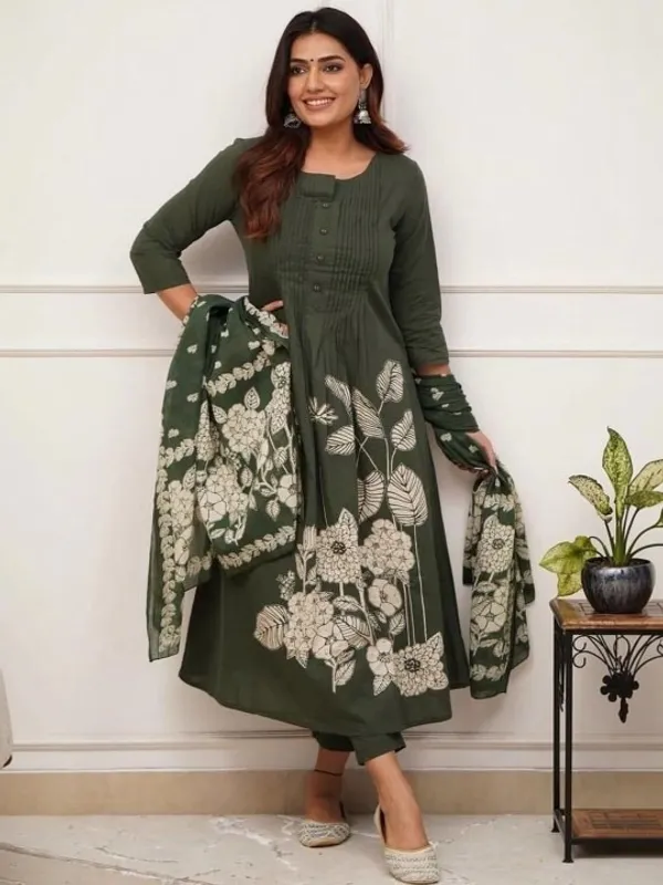 Green_Floral_Embroidered_Anarkali_Kurta_Set_With_Dupatta_For_Women