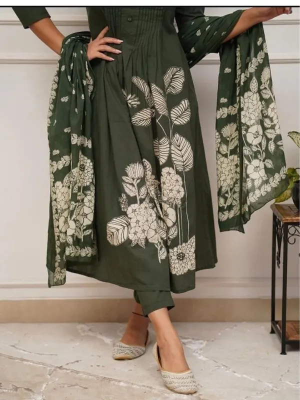 Green_Floral_Embroidered_Anarkali_Kurta_Set_With_Dupatta_For_Women