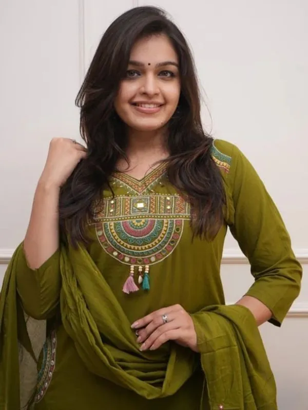 Olive_Green_Embroidered_Kurta_Set_With_Dupatta_For_Women