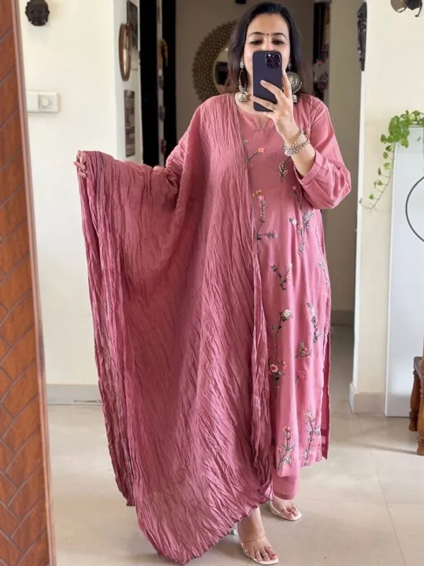 Pink_Embroidered_Kurta_Set_With_Dupatta_For_Women