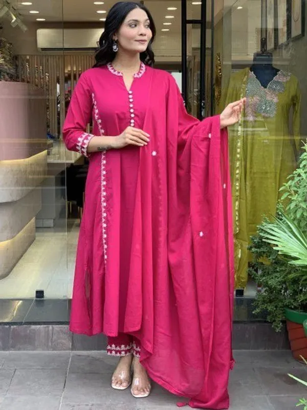 Pink_Embroidered_Kurta_Set_With_Dupatta_For_Women