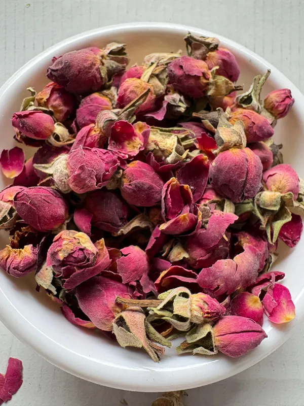Rose_Flower_Tea_Dried_Rose_Bud_Herbal_Tea