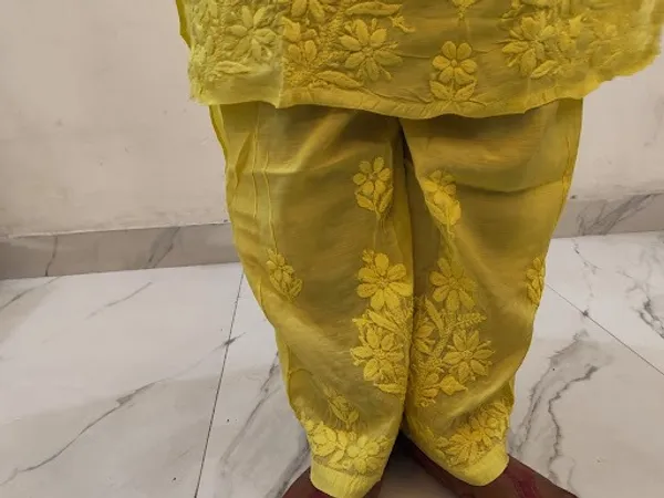 Husn-e-Adaa_Pure_Muslin_Set_-_Lime_Yellow