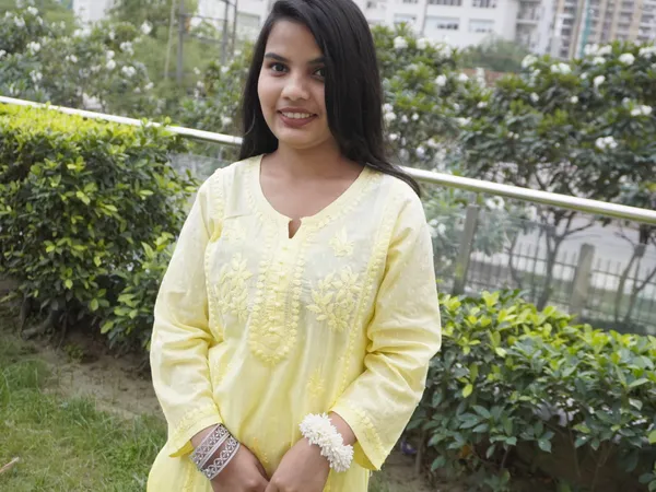 Zard-e-Nazakat_–_Pure_Cotton_Ombre_Kurti