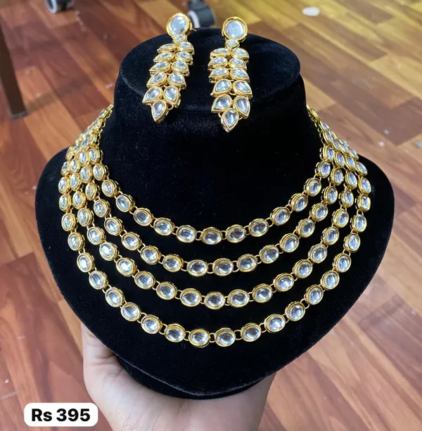 Gold_Plated_Kundan_Traditional_Necklace_Set_With_Earrings_For_Women