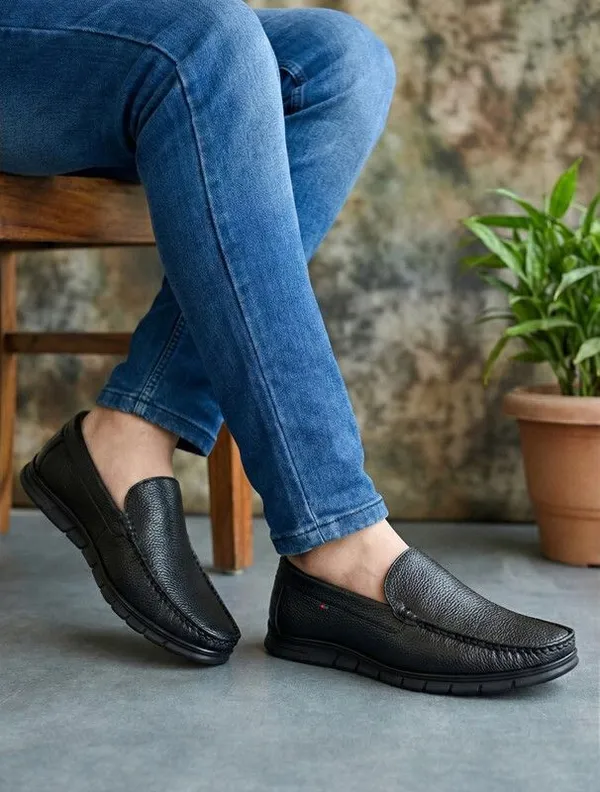 Black_Artificial_Leather_Premium_Casual_Loafers_For_Men