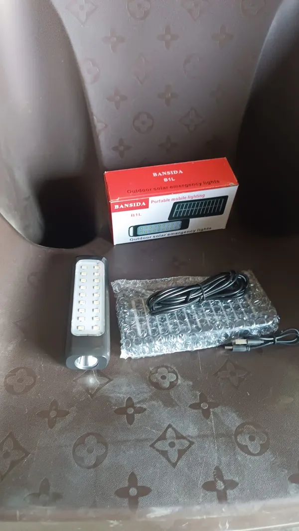 3_Modes_Outdoor_Indoor_Hanging_Solar_Light_Small_18LED_&_1_Big_LED