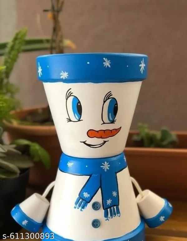 White_And_Blue_Handmade_Snowman_Terracotta_Planters_Festive_Winter_Garden_Decor_With_Blue_White_Design