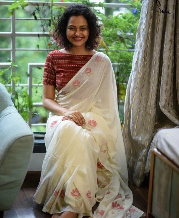 Linen_Off_White_Linen_Floral_Saree_For_Women