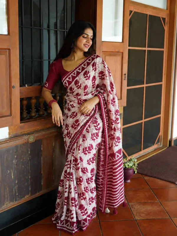 Red_Tirkhi_Saree_for_Women