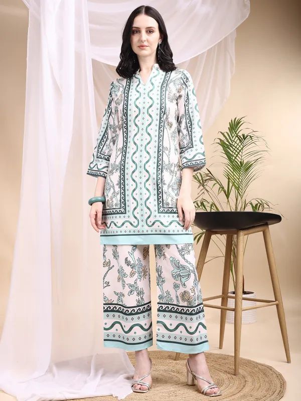 Green_Chic_Modern_Printed_Rayon_Slim_Fit_Corset_Saree_for_Women
