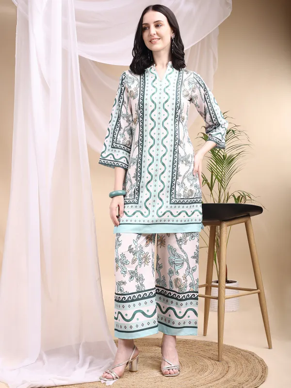 Green_Chic_Modern_Printed_Rayon_Slim_Fit_Corset_Saree_for_Women