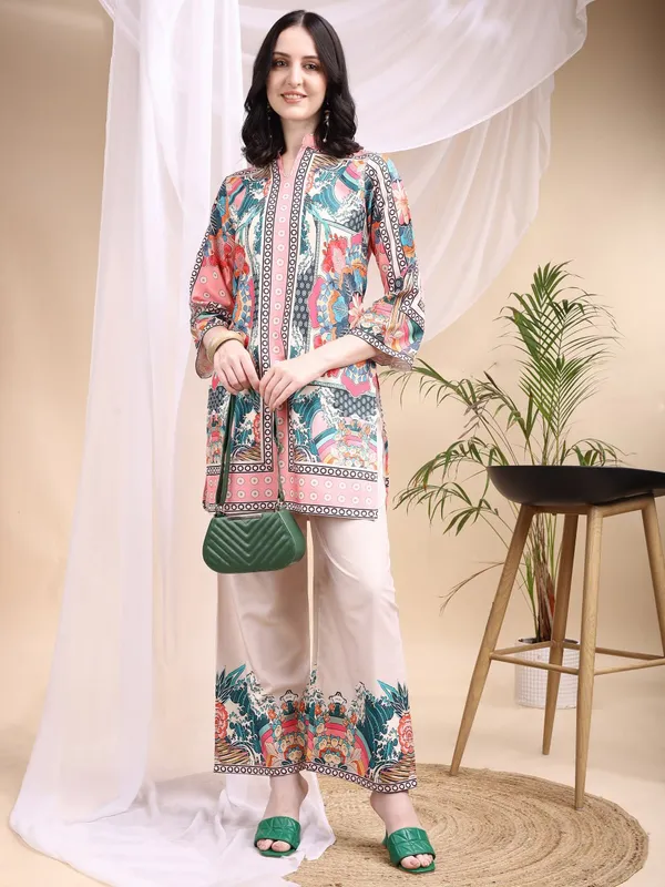 Pink_Floral_Printed_Rayon_Slim_Fit_Corset_Saree_for_Women
