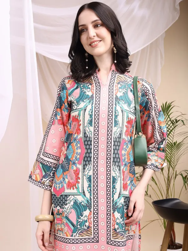 Pink_Floral_Printed_Rayon_Slim_Fit_Corset_Saree_for_Women