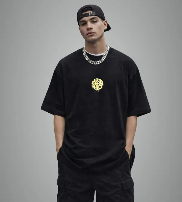 Black_Oversized_Cotton_Streetwear_Style_Soft_T_Shirt