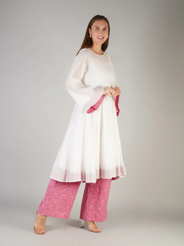 Gulzar_Ivory_&_Mauve_Kalidaar_Set