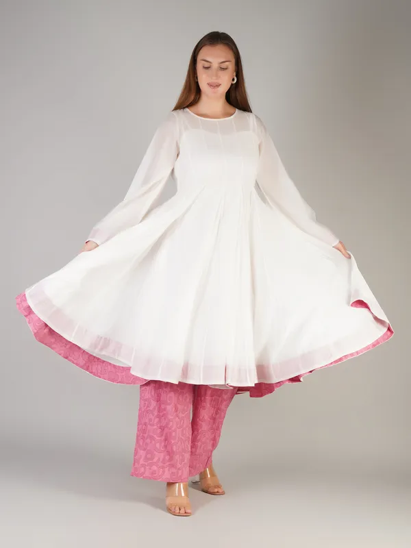 Gulzar_Ivory_&_Mauve_Kalidaar_Set