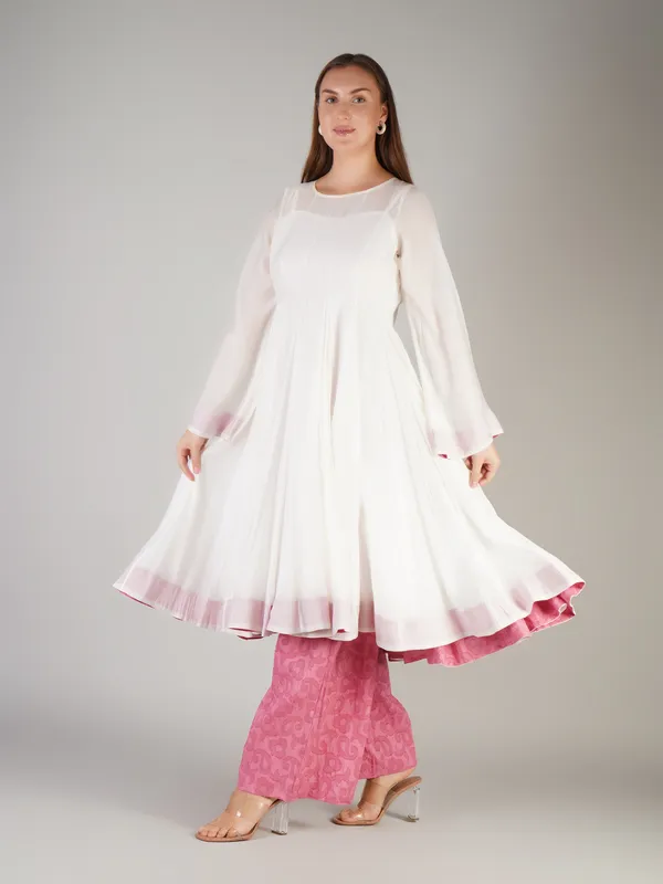 Gulzar_Ivory_&_Mauve_Kalidaar_Set