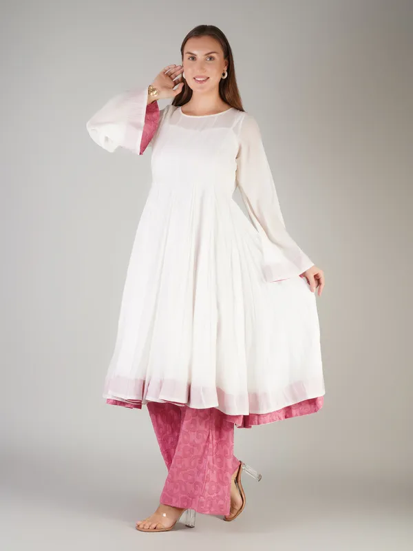 Gulzar_Ivory_&_Mauve_Kalidaar_Set