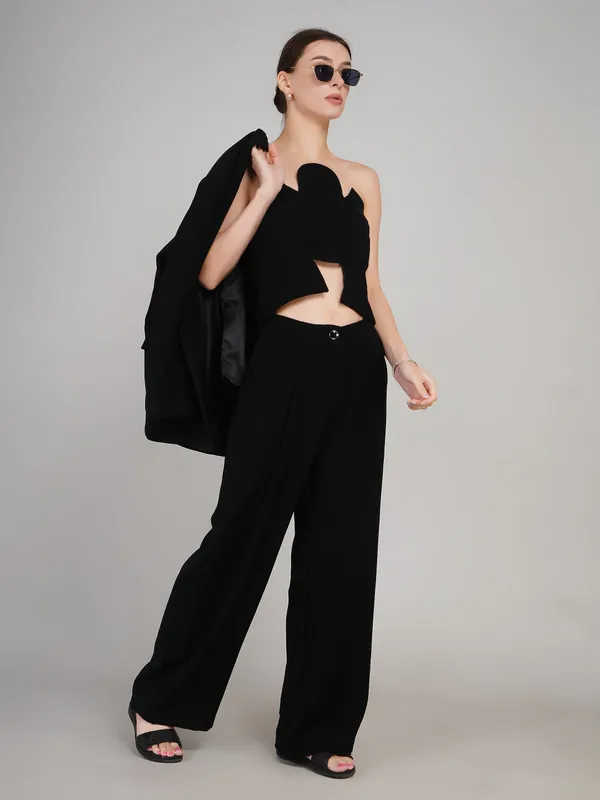 Black_Premium_Fabric_Suit_Set_For_Women
