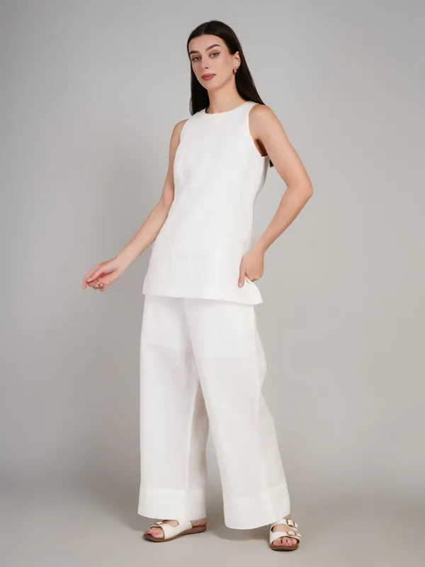 Pure_White_Linen_Cord_Set_To_Give_Luxury_Feel_To_Boss_Lady_.