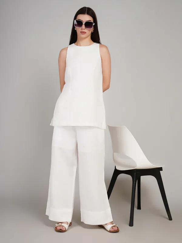 Pure_White_Linen_Cord_Set_To_Give_Luxury_Feel_To_Boss_Lady_.