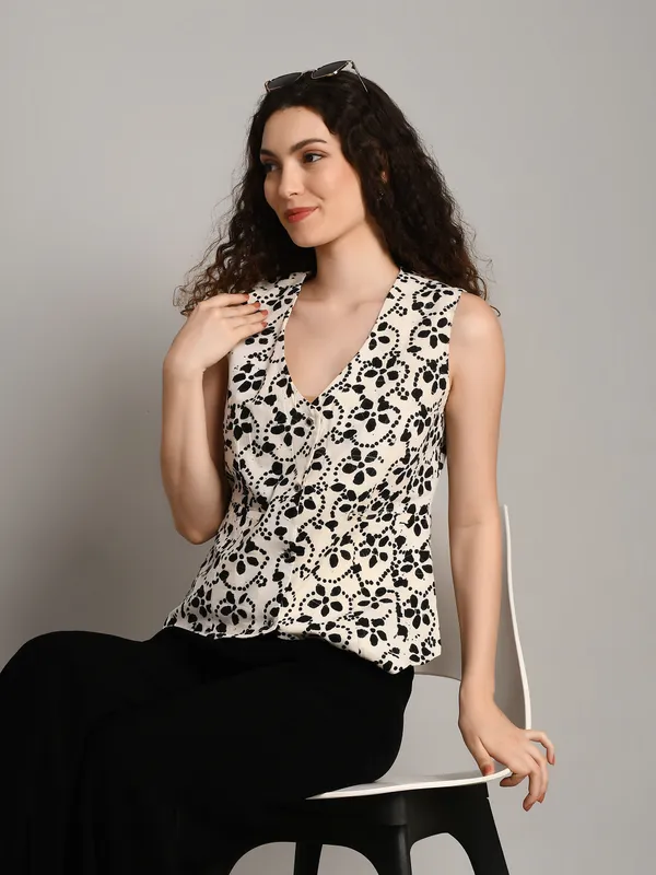 Off_White_And_Black_Premium_Cotton_Top_For_Women