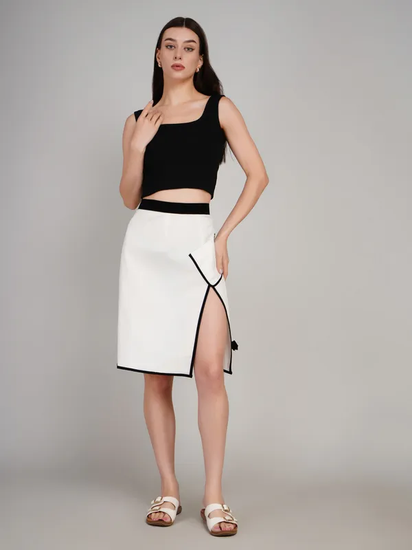 White_Poly_Lycra_Skirt_For_Women