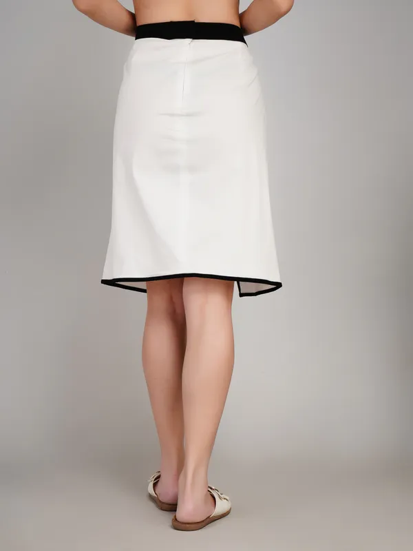 White_Poly_Lycra_Skirt_For_Women
