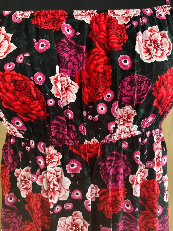 Women_Black_With_Red_And_Pink_Floral_Printed__Midi__Rose_Dress_.