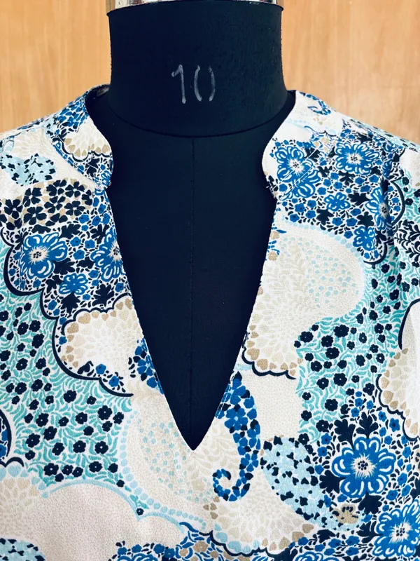 Women_White_And_Blue_Color_Designer_Print_Tunic(Zoya_Tunic)