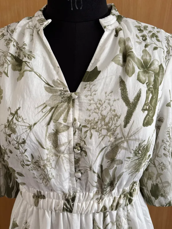 Women_White_and_green__color_summer_printed_midi_dress