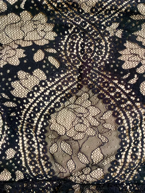 Black_Lace_Fabric_Party_Dress_For_Women