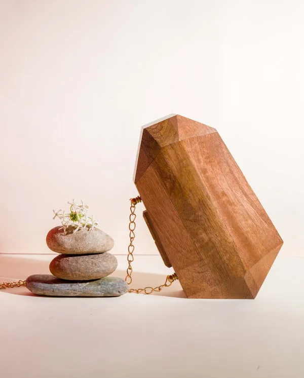 Brown_Asymmetric_Acacia_Wood_Geometric_Bag_For_Women