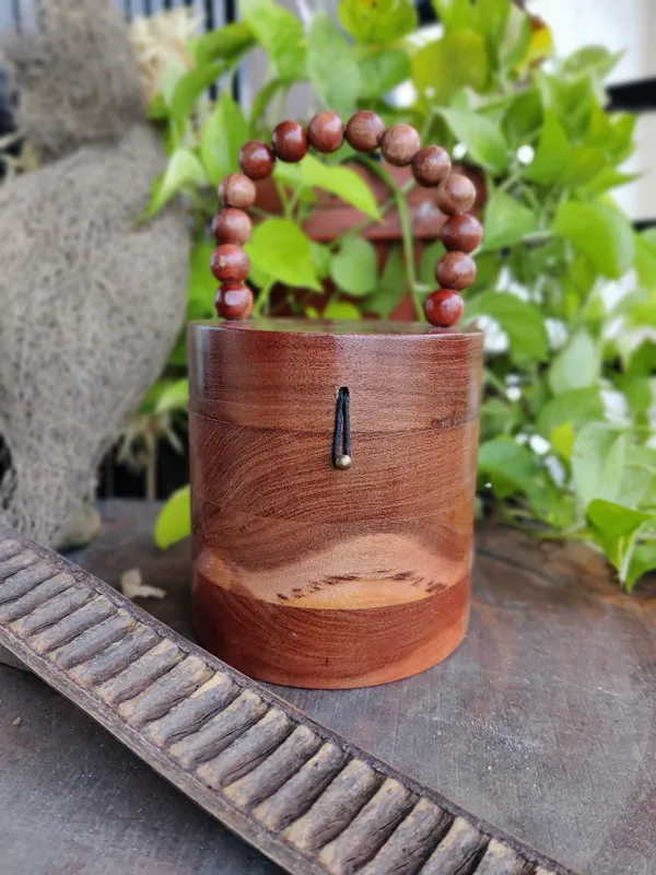 Brown_Chic_Bucket_Bag_In_Acacia_Wood_For_Women