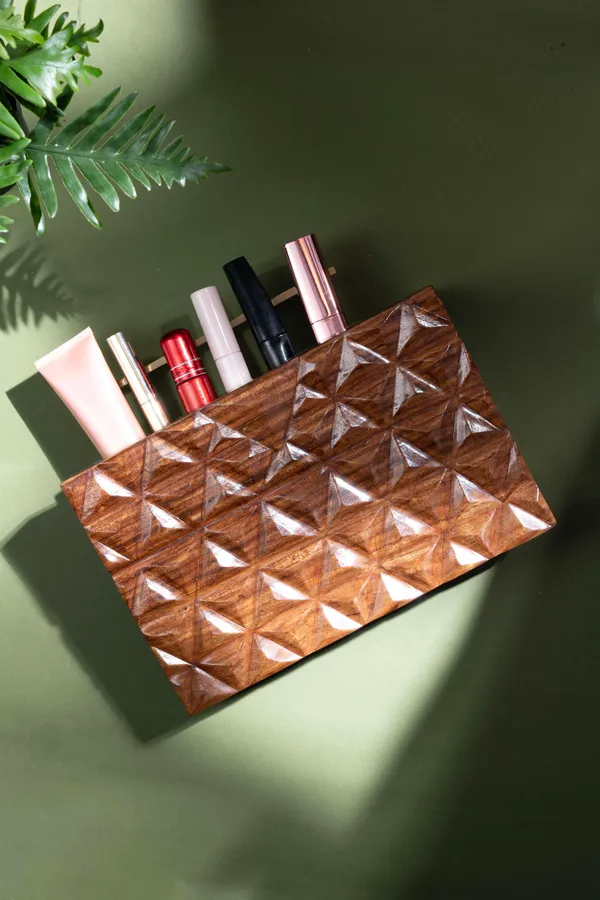 Brown_Hand_Carved_Triangle_Pattern_Bag_With_Rectangular_Handle_For_Women