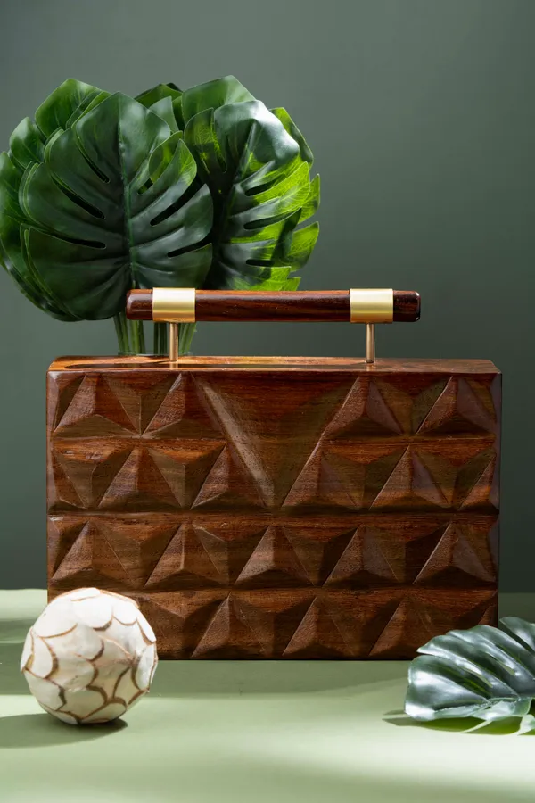 Brown_Hand_Carved_Triangular_Pattern_Bag_With_Dowel_Handle_For_Women