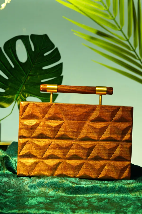 Brown_Hand_Carved_Triangular_Pattern_Bag_With_Dowel_Handle_For_Women
