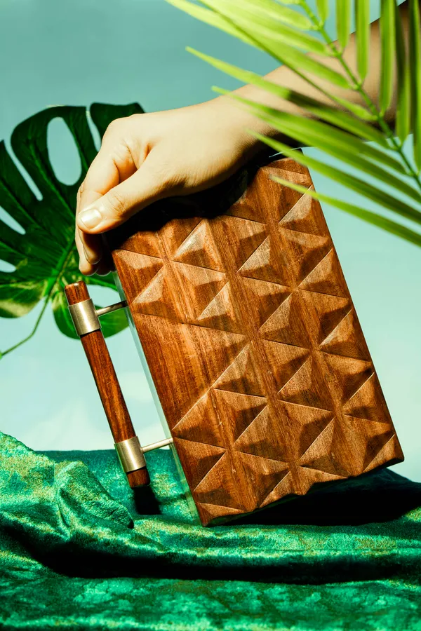 Brown_Hand_Carved_Triangular_Pattern_Bag_With_Dowel_Handle_For_Women