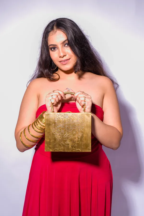 Gold_Chic_Square_Diva_Brass_Bag_For_Women