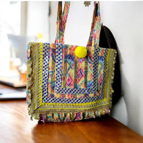 Green_Xlarge_Size_Tote_Bags_In_Jacquard_Fabric_With_Coin_Lace_Border_For_Women