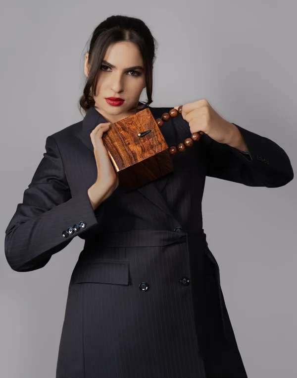 Brown_Chic_Cube_Bag_With_Beaded_Handle_For_Women
