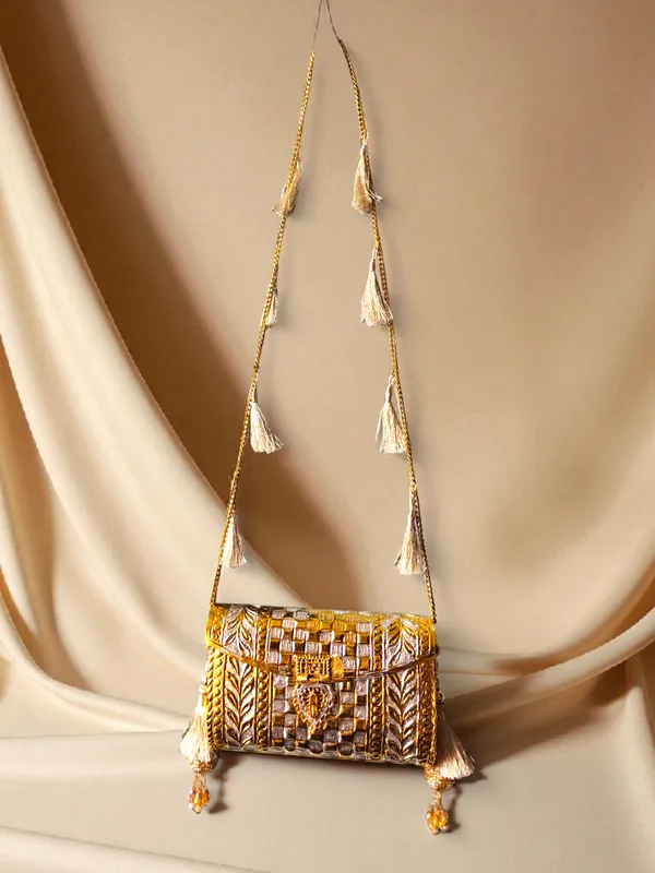 Gold_Dual_Tone_Checkered_Pattern_Brass_Ethnic_Clutch_For_Women