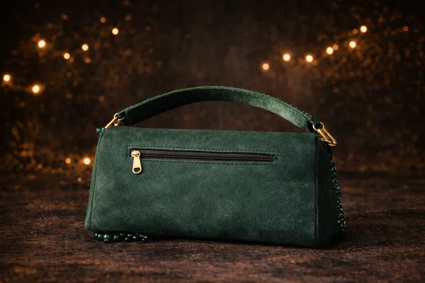 Black_Emerald_Embellished_Velvet_Party_Clutch_For_Women