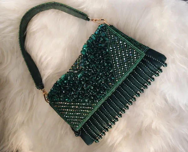 Black_Emerald_Embellished_Velvet_Party_Clutch_For_Women