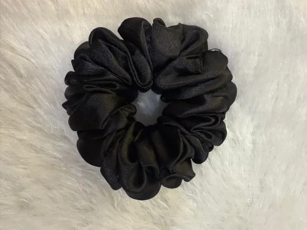 Black_Cotton_Linen_Satin_Scrunchie_For_Women_(Pack_Of_2)