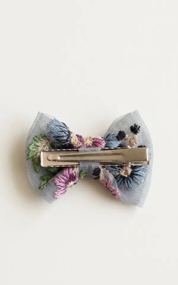 Grey_Cotton_Linen_Embroidered_Floral_Alligator_Bow_Clip_For_Women